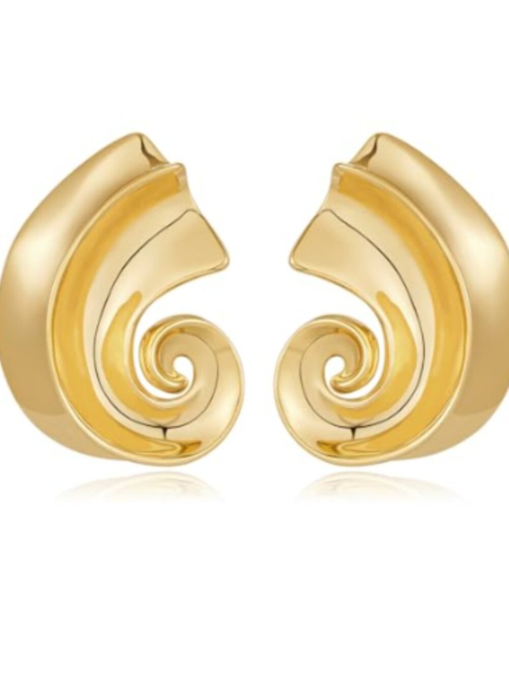 NWOT Golden Seashell Stud Earrings